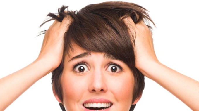 Lo stress causa la perdita dei capelli?